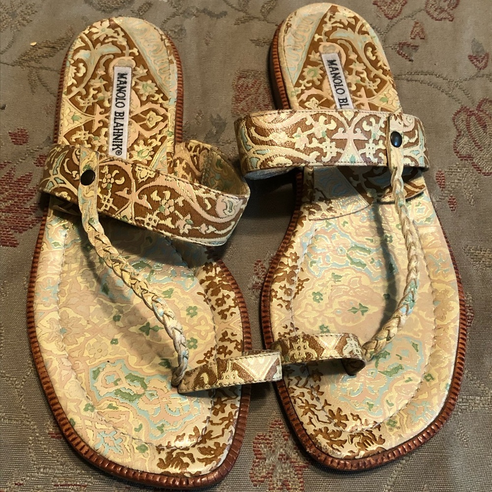 Manolo Blahnik Gold and Tan Sandals with Intricate Design sz 38